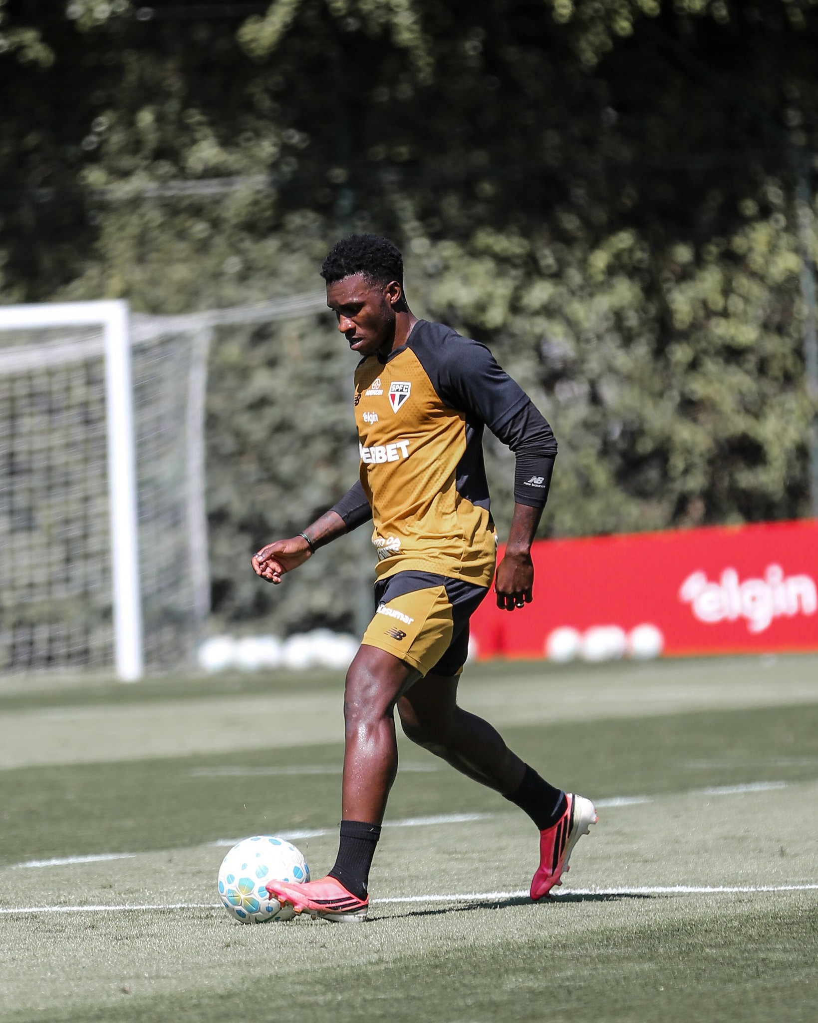 Quem deve ganhar chance de mostrar serviço a Dorival em jogo-treino do São Paulo