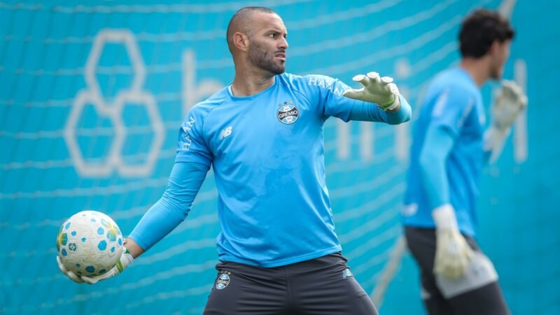 Weverton aprova novas regras e diz: “Quando a gente está em campo, faz coisas feias”