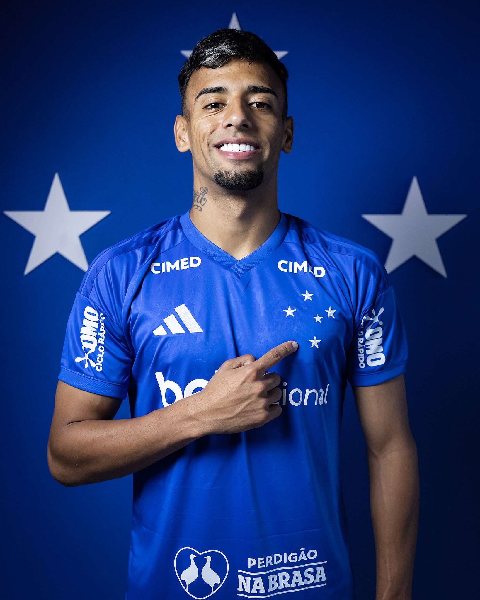 Lucho revela solidão na Arábia, drama na carreira e se derrete pelo Cruzeiro: “Timaço”
