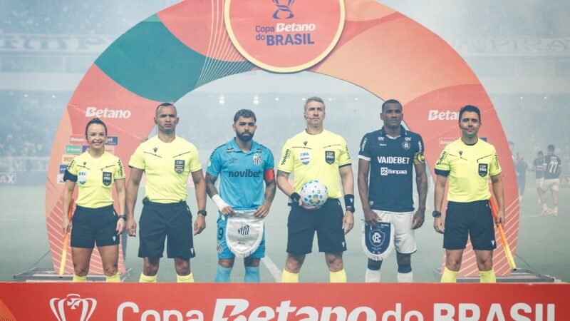 Daronco registra gestos de roubo e ofensas em súmula de Remo x Santos: “Ladrão, sem vergonha”