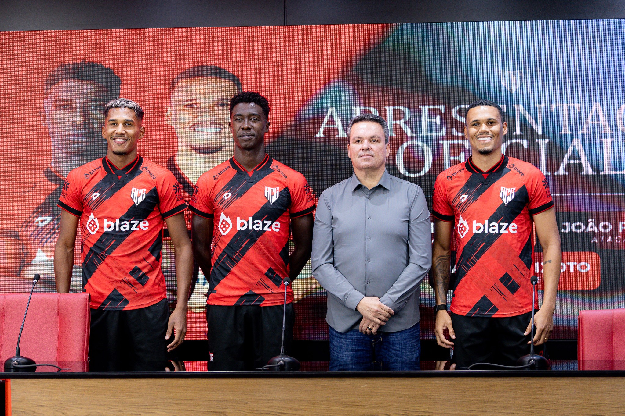 Atlético-GO apresenta mais três reforços: Henrique Freitas, João Pedro e Daniel Peixoto