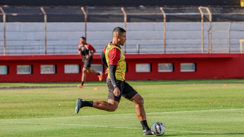Ericson tem lesão muscular e desfalca Botafogo-SP contra São Bernardo