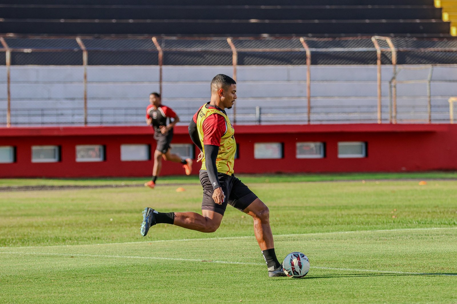 Ericson tem lesão muscular e desfalca Botafogo-SP contra São Bernardo