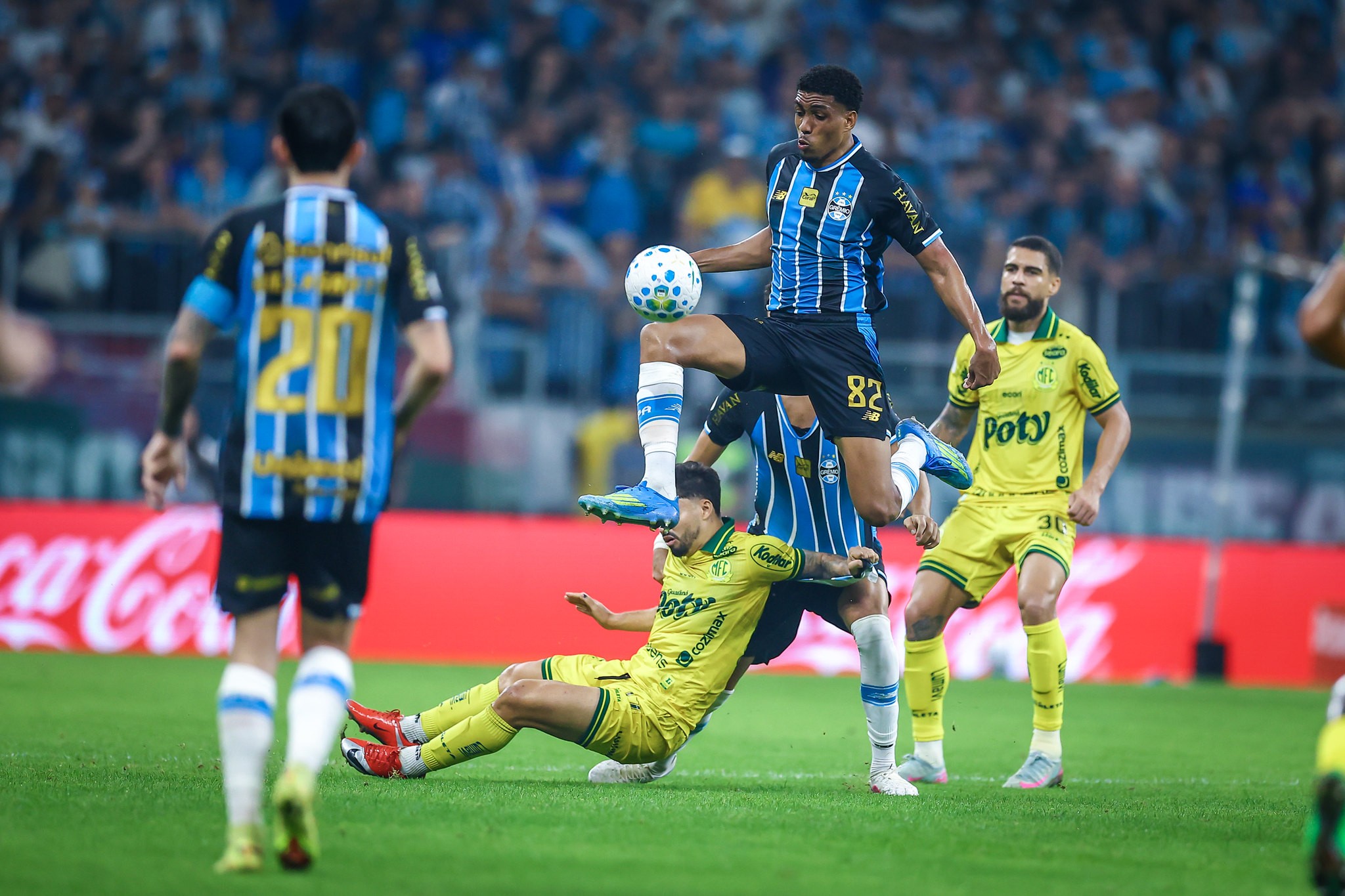 Atuações do Grêmio: zagueiro volta a se destacar e é o melhor contra o Mirassol; dê suas notas