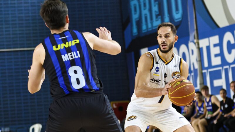 Mogi passeia sobre o Pinheiros na estreia no Campeonato Paulista de Basquete