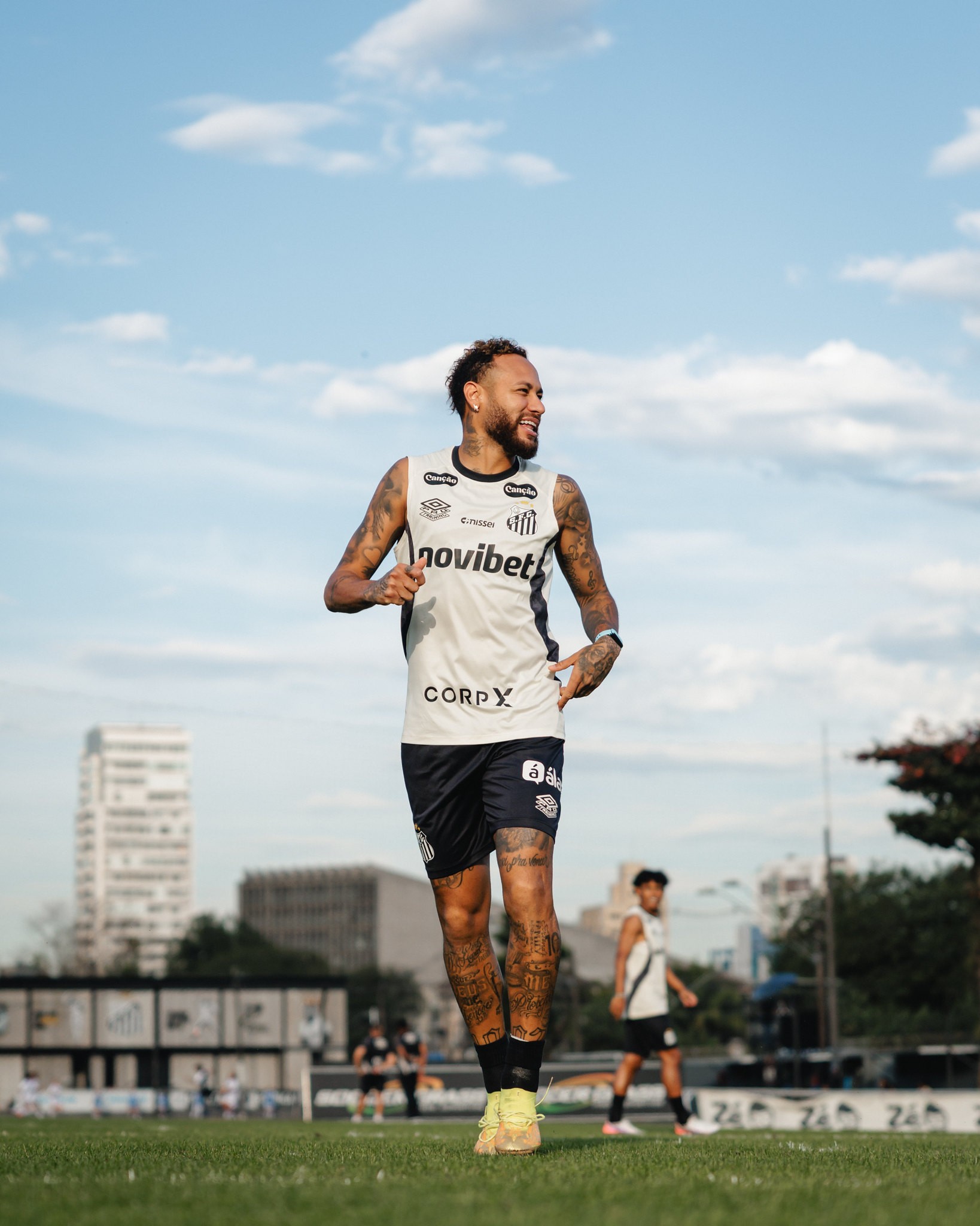 Santos se reapresenta e inicia preparação para jogo contra o Athletico; Neymar será desfalque