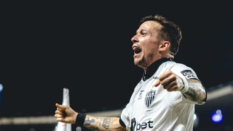 Bernard vê nova chance do Atlético-MG na Sula e cita peso do vice em 2025: “Doeu mais que a Libertadores”