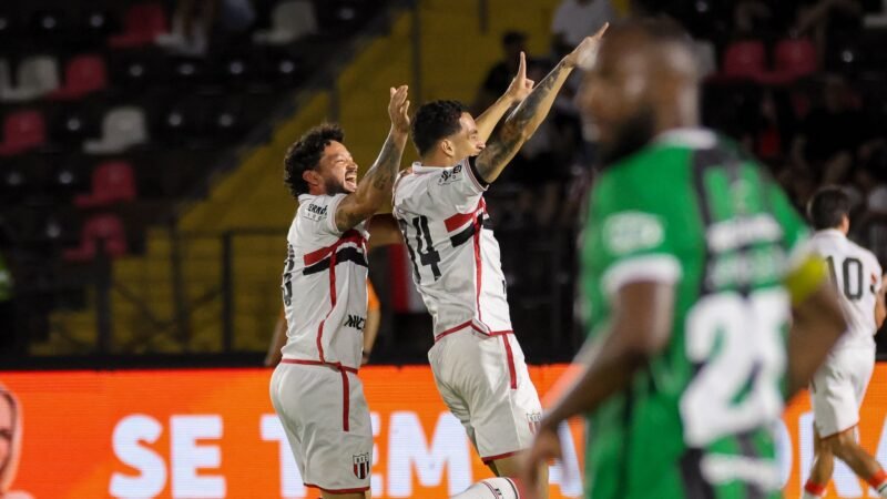 Badaró vira opção para zaga do Botafogo-SP, mas Tencati alerta para evolução “gradativa”