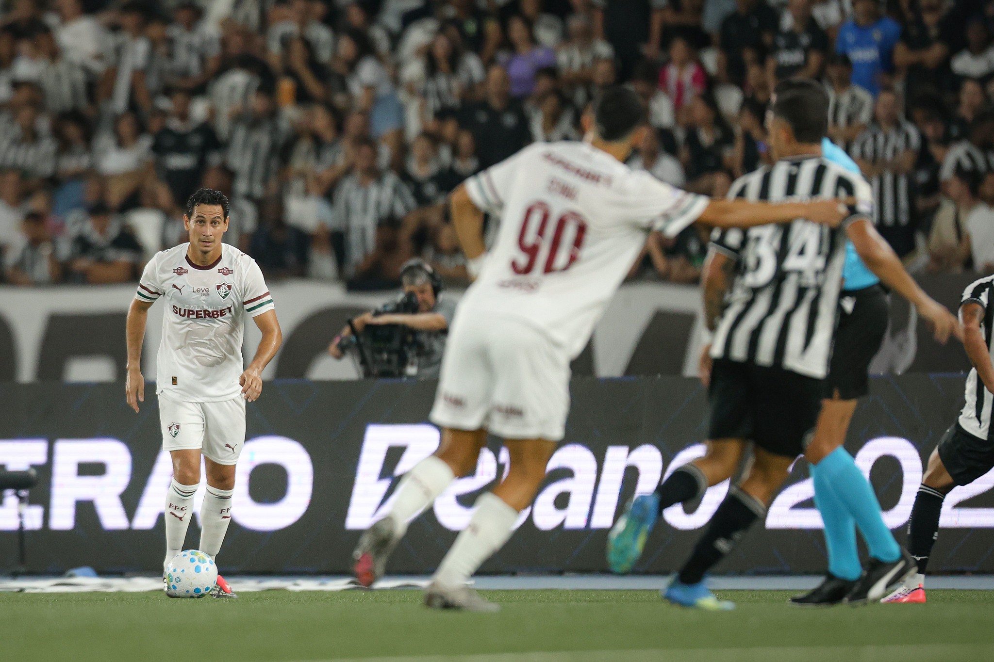 Reservas do Fluminense dão boa resposta e jogam pressão sobre titulares para Libertadores
