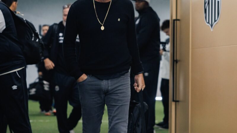 Chance de título ou foco no Brasileirão? Sul-Americana impõe dilema para o Santos