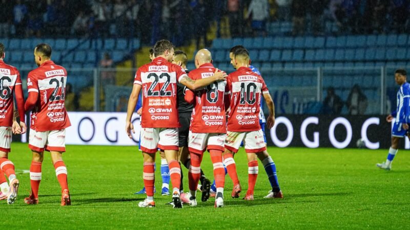 CRB engata quarta vitória seguida, cola no G-6 e mira confronto direto