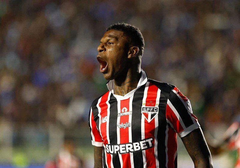 Arboleda volta a marcar pelo São Paulo e quer reconquistar torcida: “Sei que está com raiva de mim”