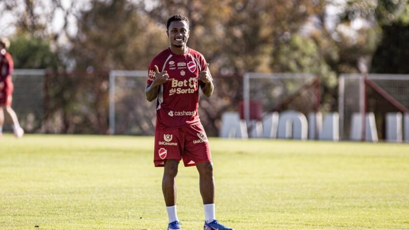 Vila Nova pode ter Ryan após um mês, período em que o time venceu apenas um jogo