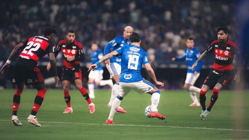 A sobrevivência engessou Cruzeiro x Flamengo