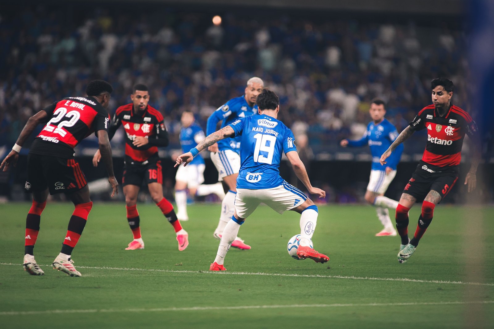 A sobrevivência engessou Cruzeiro x Flamengo