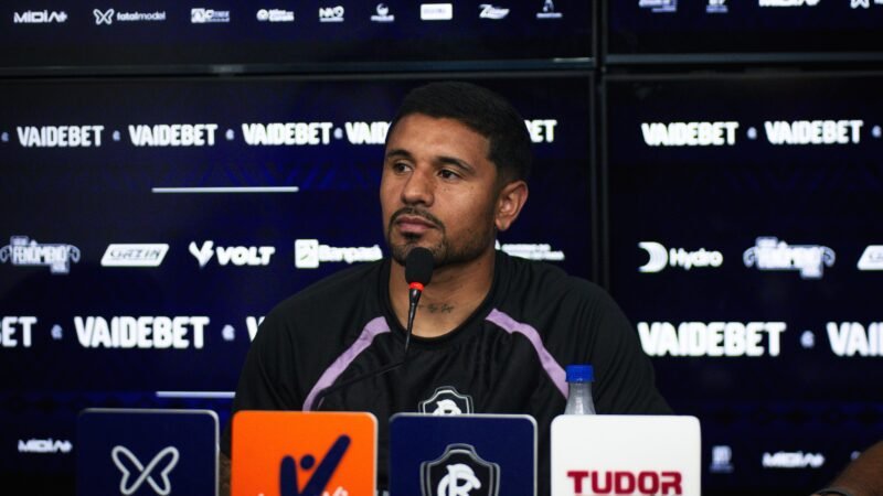 Remo apresenta atacante Galeano, que chega com contrato por três temporadas