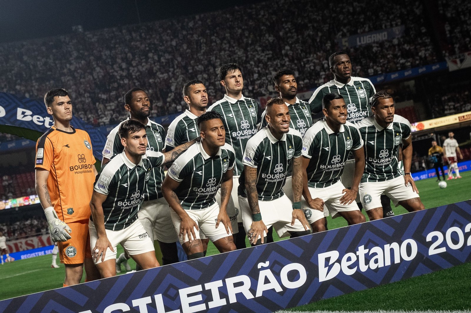 Seabra destaca força do grupo e mantém cautela sobre urgência por reforços no Coritiba