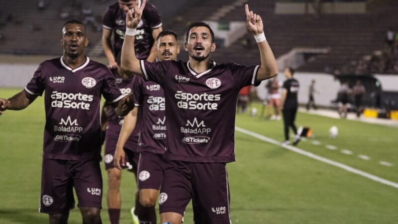 Herói da Ferroviária, Barreto vive “noite especial” e quase fica fora de jogo por lesão