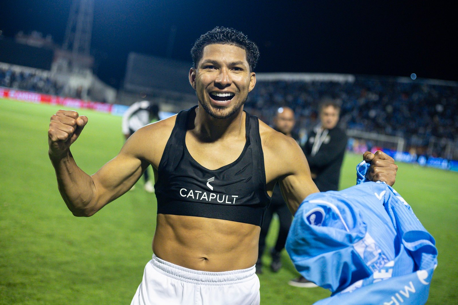 Rony valoriza força do elenco do Santos e mantém fé em título: “Creio que vamos beliscar um”