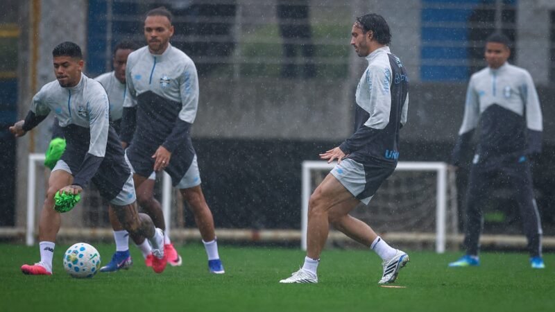 Luís Castro prepara meio-campo inédito para o Grêmio contra o Bragantino