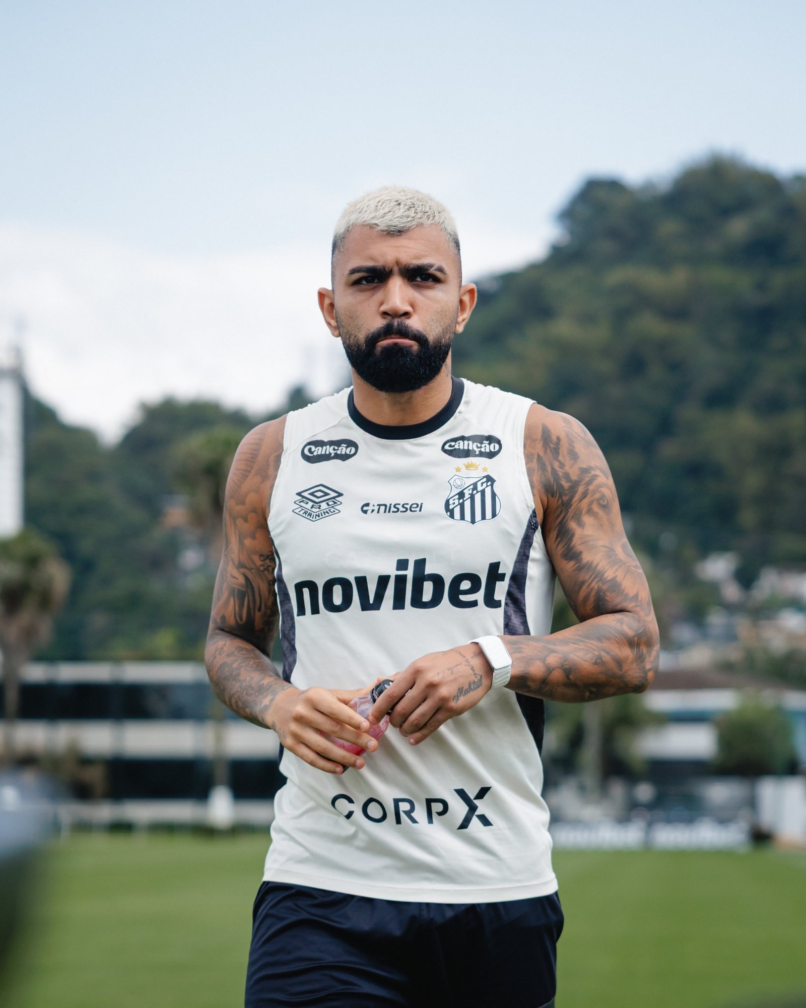 Gabigol reencontra “primeira vítima” no Brasileiro e quer manter melhor média de gols pelo Santos