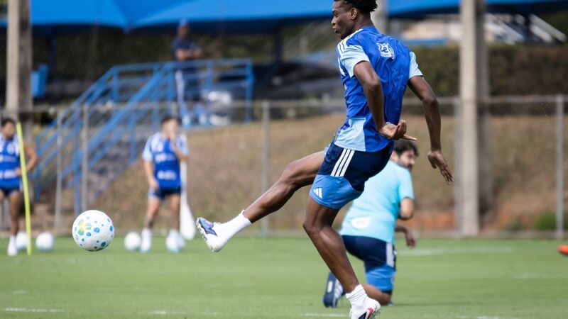 Escalação do Cruzeiro: Artur Jorge tem retorno e dúvidas para pegar o Atlético-MG; veja provável time