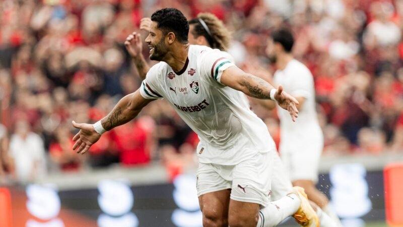 Hulk supera fase de adaptação no Fluminense e tem uma participação em gol por jogo com Marcão