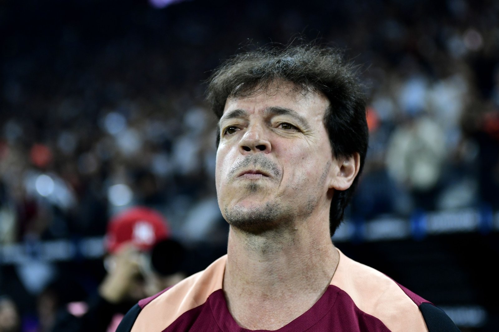 Diniz elogia entrega do Corinthians e poder de decisão de Memphis: “Ele tem um brilho diferente”