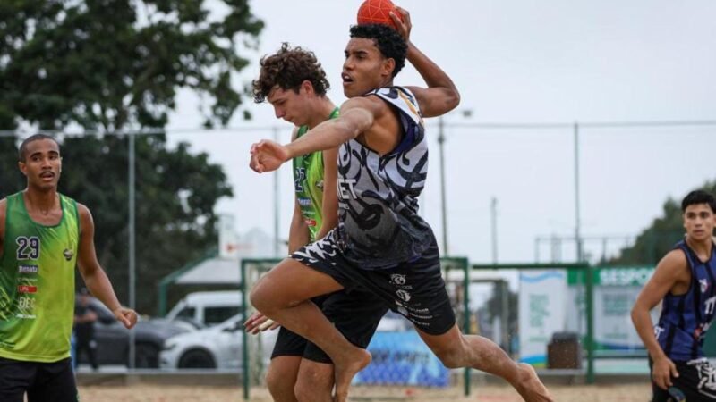 Seis atletas de Praia Grande são convocados para a seleção brasileira juvenil de handebol de praia