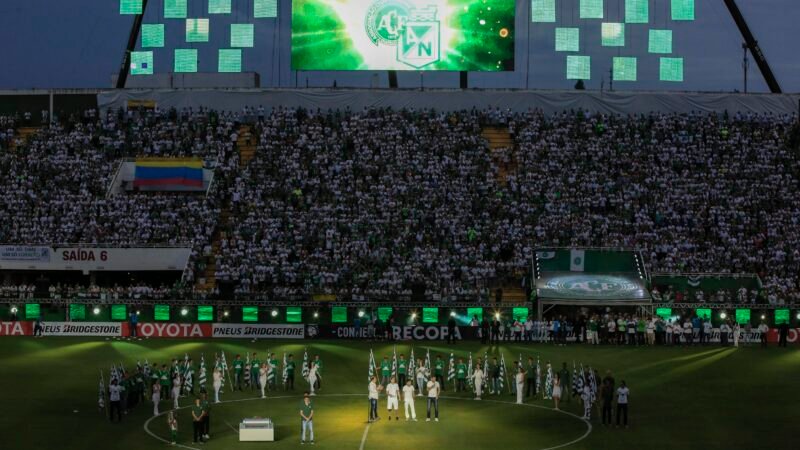 Chapecoense e Atlético Nacional fecham amistoso em homenagem a vítimas de acidente aéreo