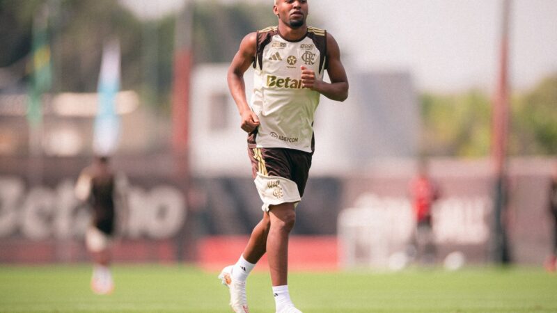 Flamengo negocia com o Granada, da Espanha, para saída de Lorran