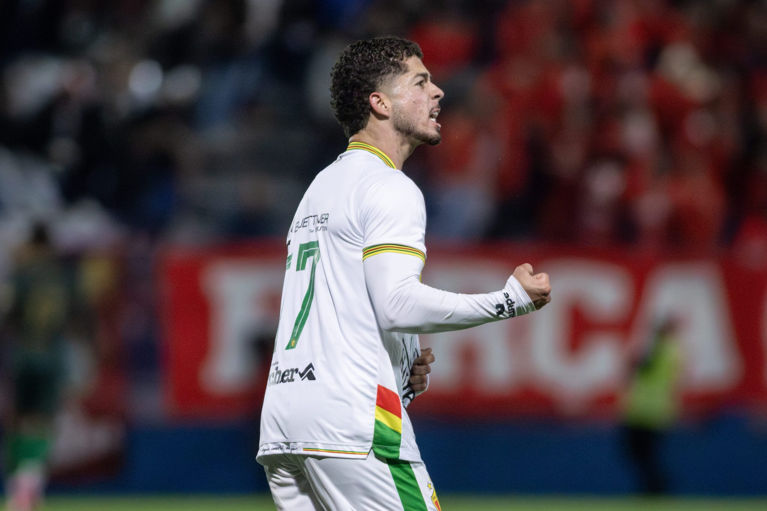 Remo tenta contratação de artilheiro do Brusque na Série C