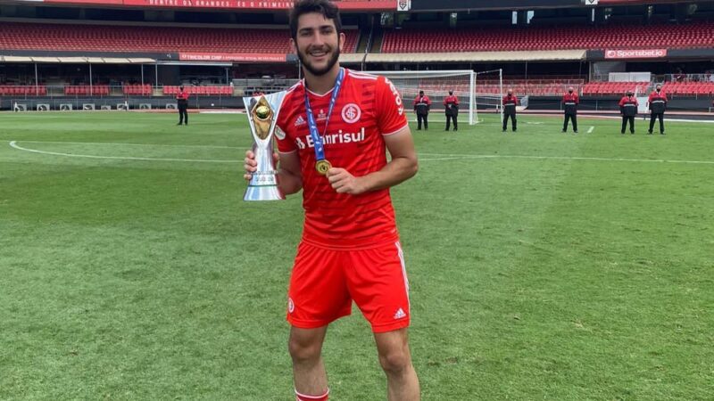 Barra anuncia zagueiro campeão da Copinha pelo Internacional