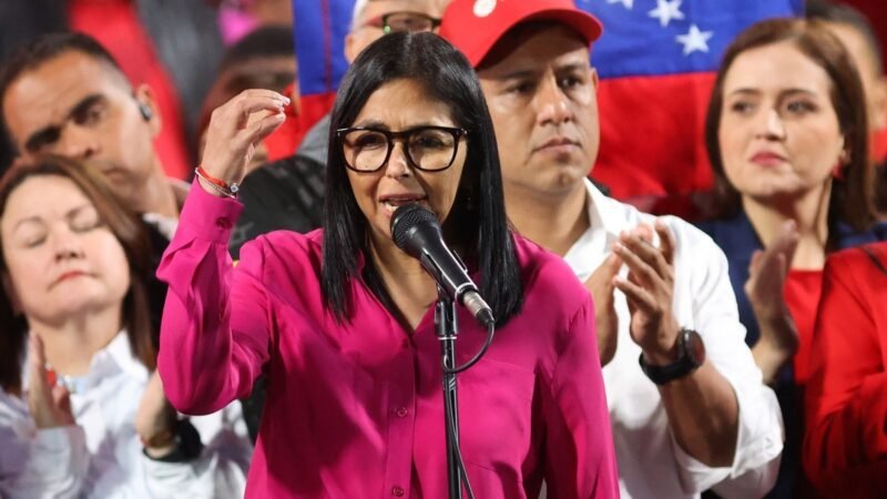 Presidente interina da Venezuela afirma manter ‘soberania’ em acordo petrolífero com os EUA