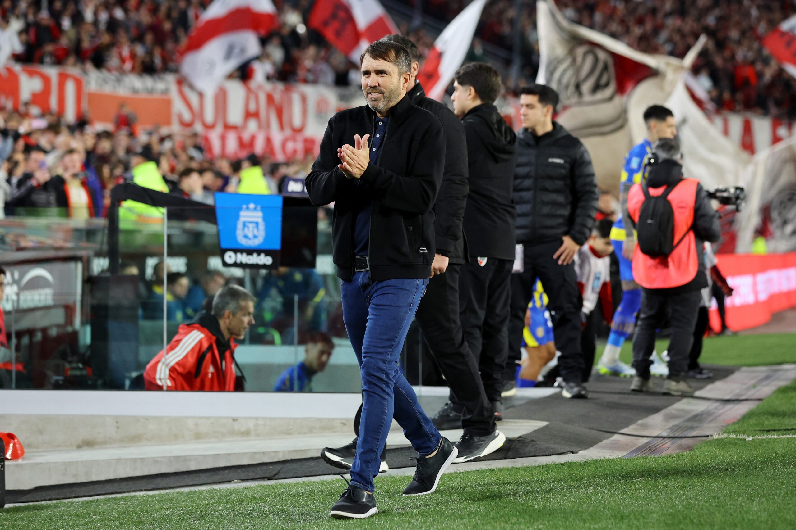Crise no River Plate: torcida protesta, e Coudet balança no cargo após quarta derrota seguida