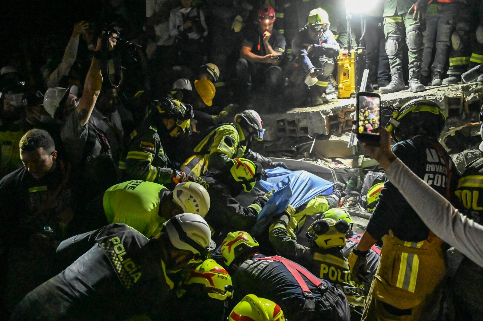 Terremoto na Colômbia: número de mortos sobe para 281 enquanto esperança de achar sobreviventes diminui