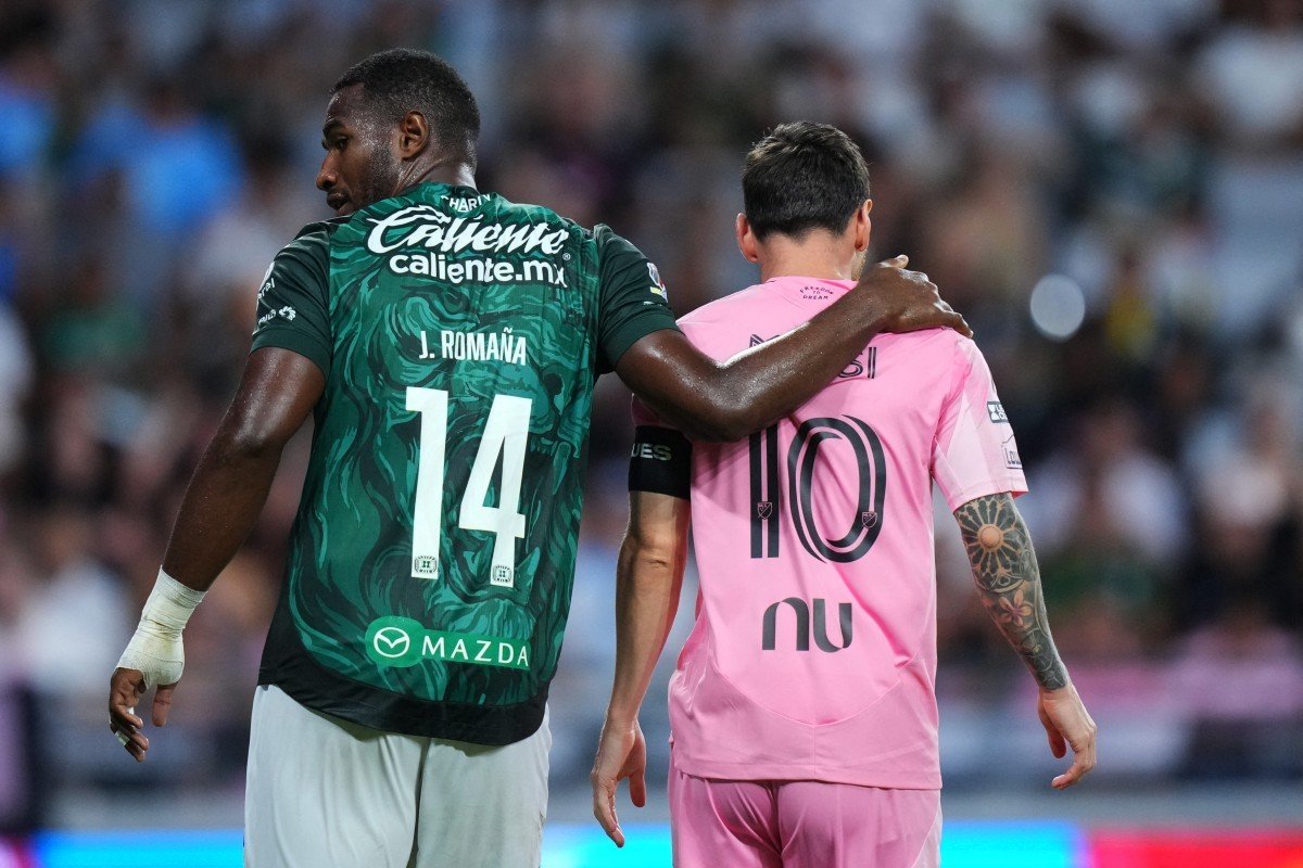 Casemiro rasga elogios a Messi por profissionalismo após morte do pai