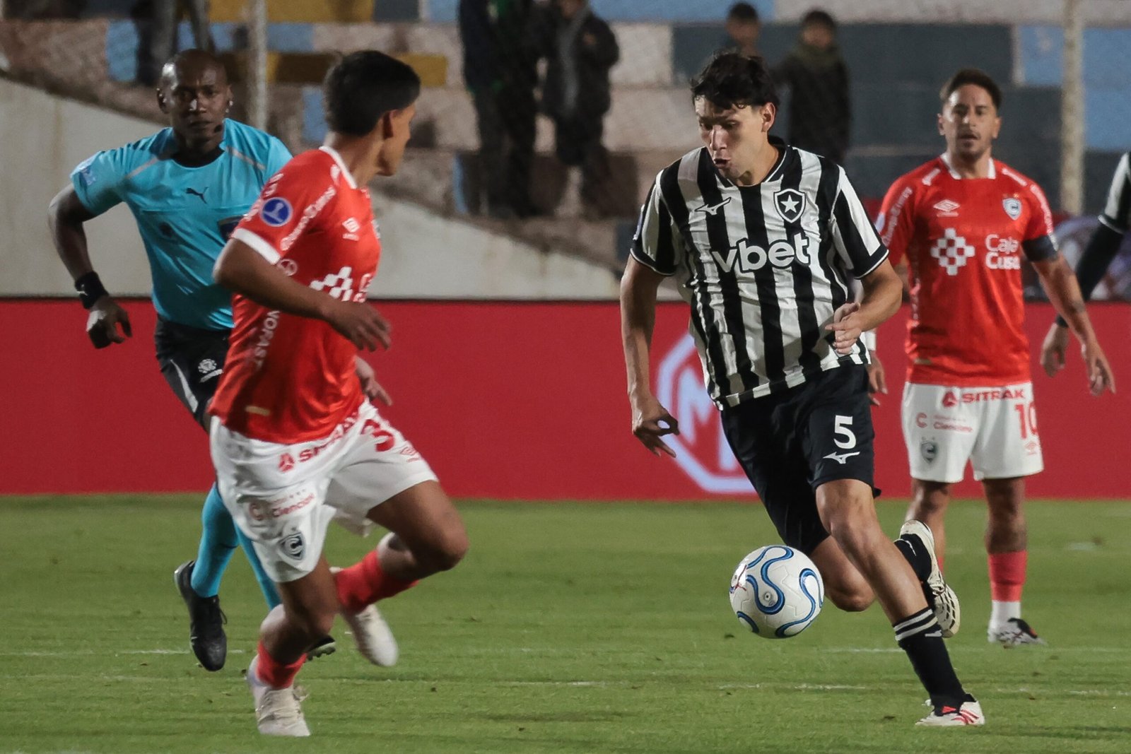 Ferraresi lamenta goleada de 6 a 1 sofrida pelo Botafogo: “Tudo culpa nossa. Foram 45 minutos de nada”