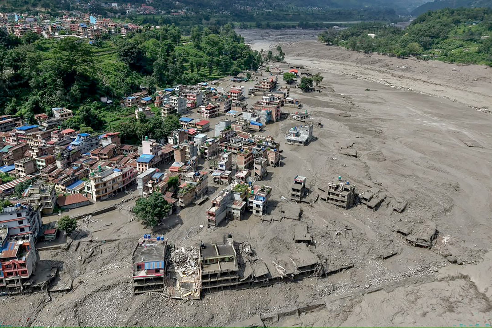 Líderes mundiais reagem à avalanche de lama devastadora que atingiu o Nepal