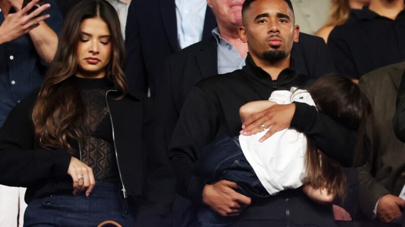 Gabriel Jesus vai ao Camp Nou para acompanhar Barcelona x Rayo