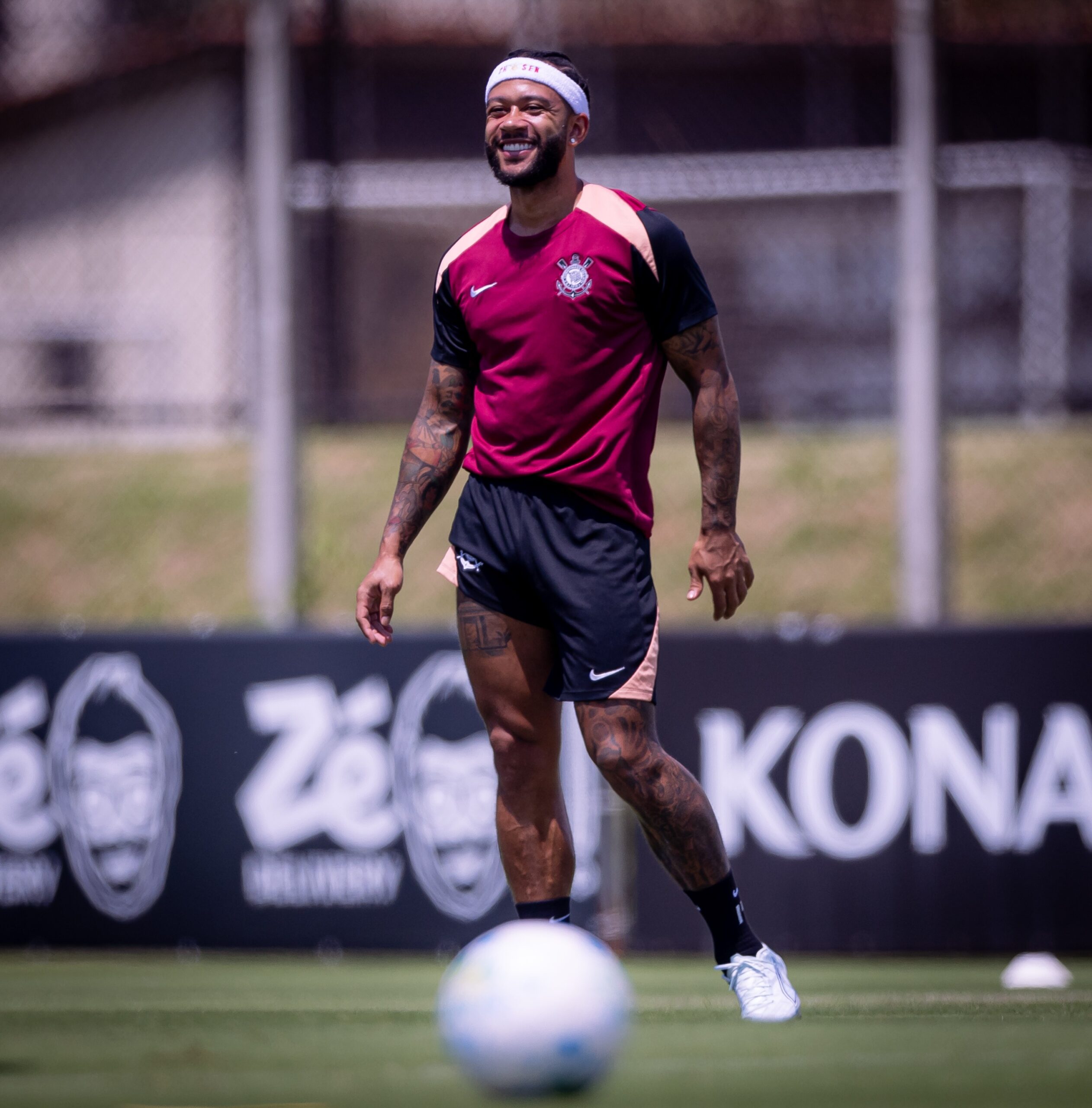 Corinthians e Memphis resolvem últimos entraves para assinar renovação de contrato