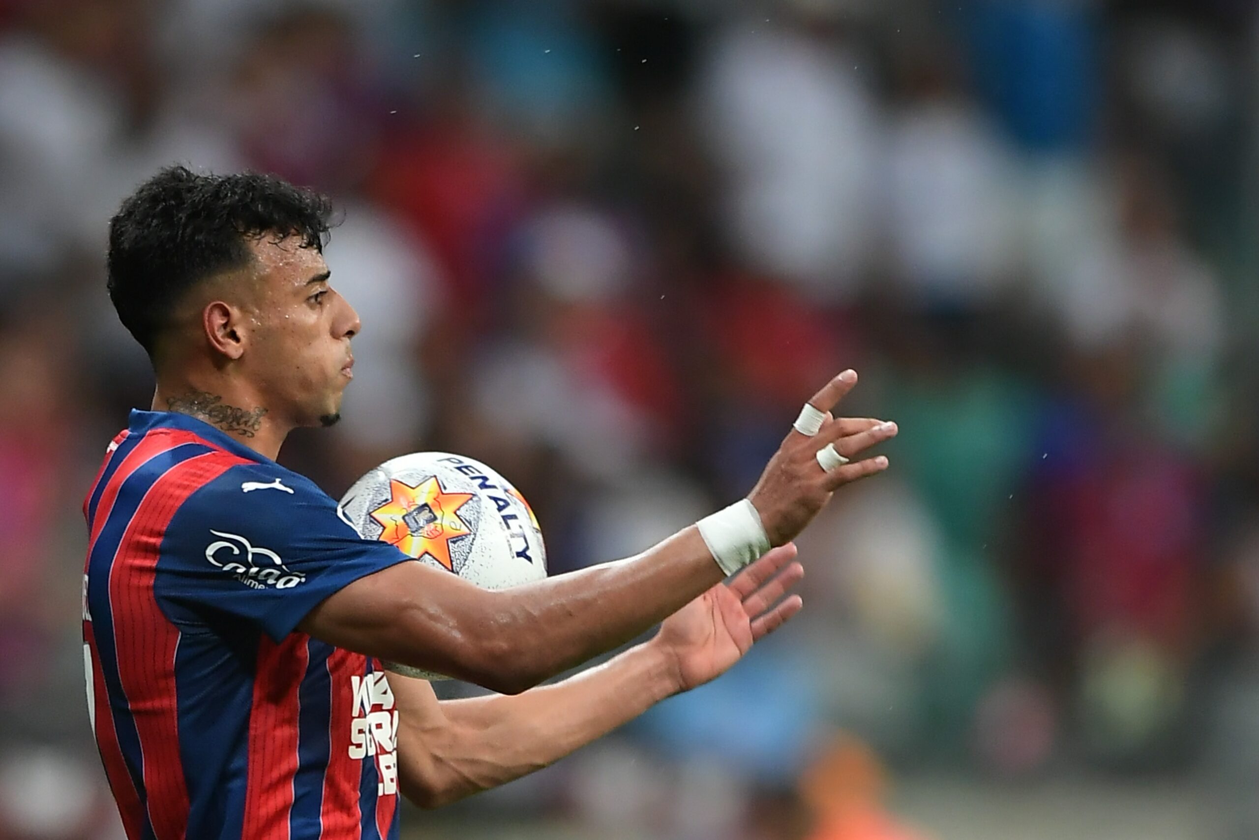 Ex-Bahia, Lucho Rodríguez chega a BH para assinar com o Cruzeiro
