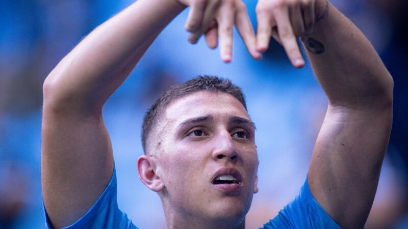 Pai de Monsalve se manifesta sobre afastamento do jogador no Grêmio: “Merece ser valorizado”