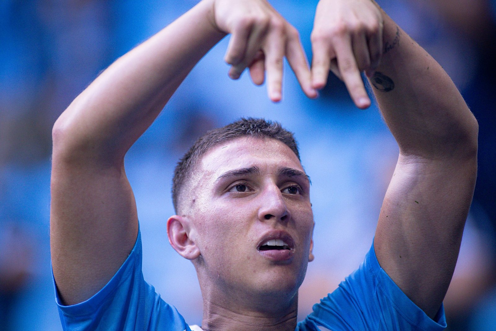 Pai de Monsalve se manifesta sobre afastamento do jogador no Grêmio: “Merece ser valorizado”