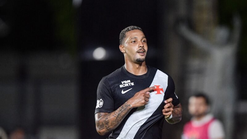 David, do Vasco, é alvo de buscas em investigação sobre tráfico de armas e drogas; outro atleta é preso