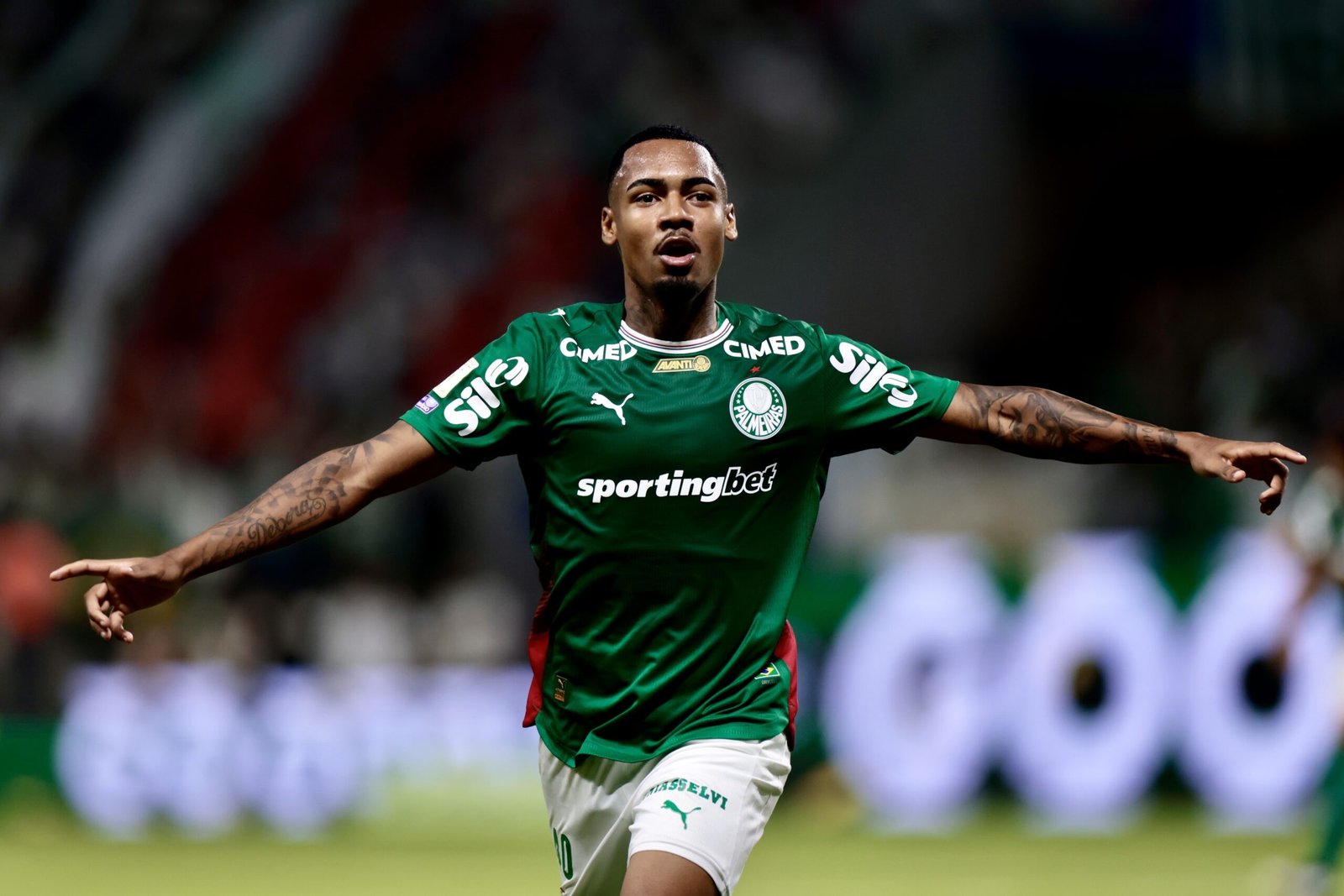 Palmeiras e Manchester City marcam reunião para debater valores da venda de Allan