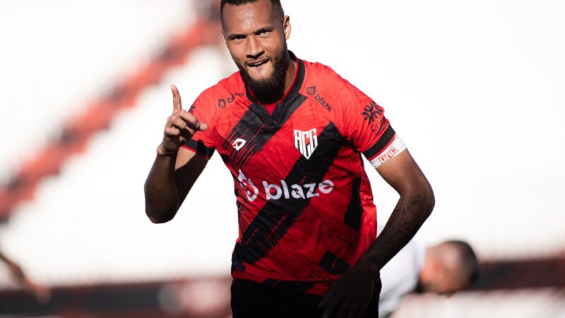 Gustavo Coutinho exalta evolução do Atlético-GO e mira terceira vitória seguida