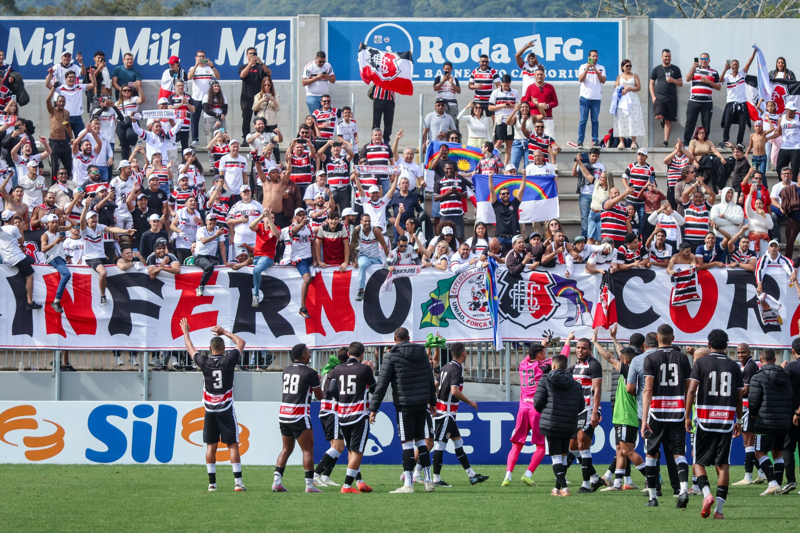 Não é só a liderança: Santa Cruz pode virar melhor visitante da Série C se vencer o Botafogo-PB