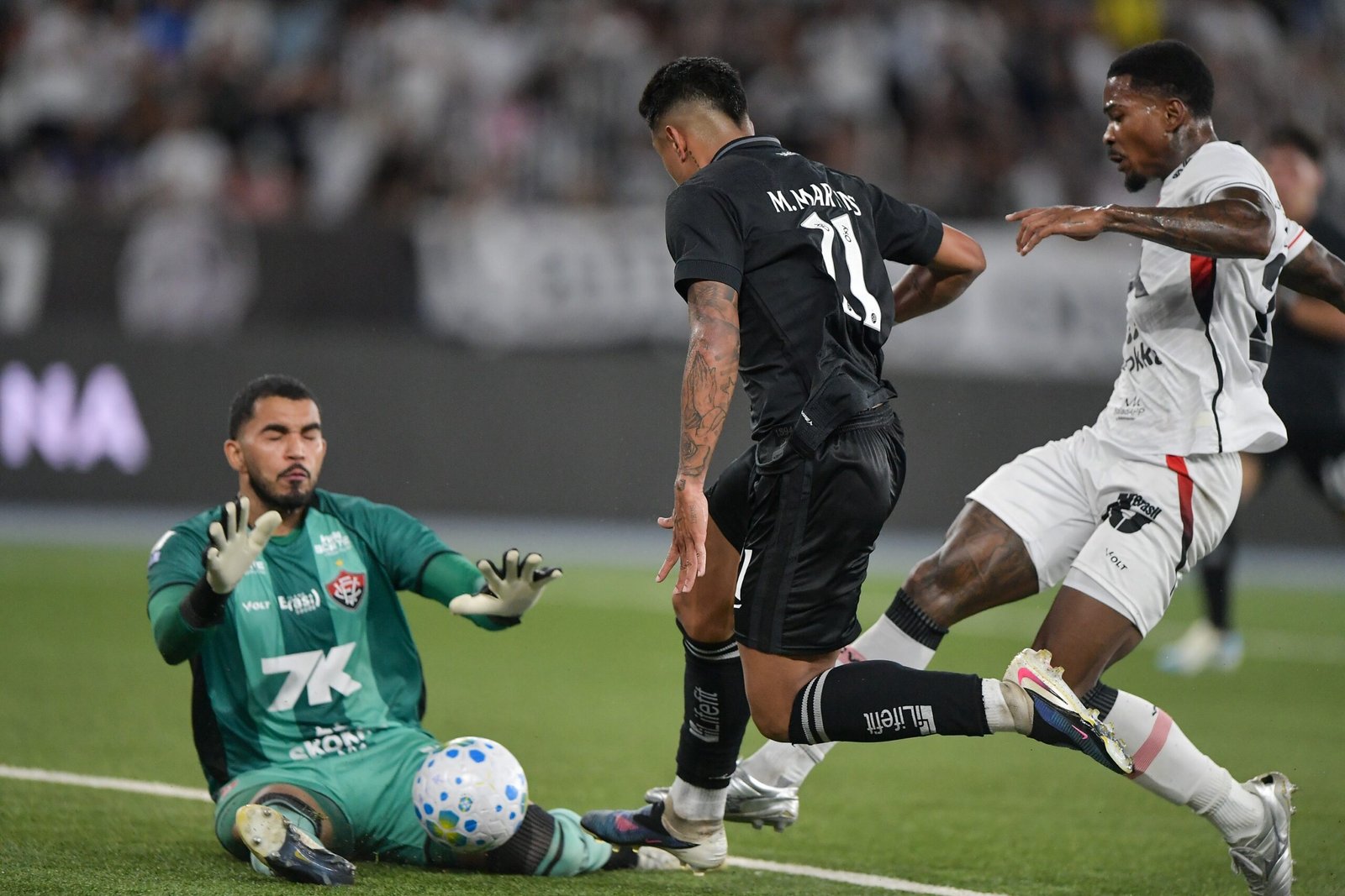 Botafogo e Vitória vivem sequência de equilíbrio, com quatro empates consecutivos