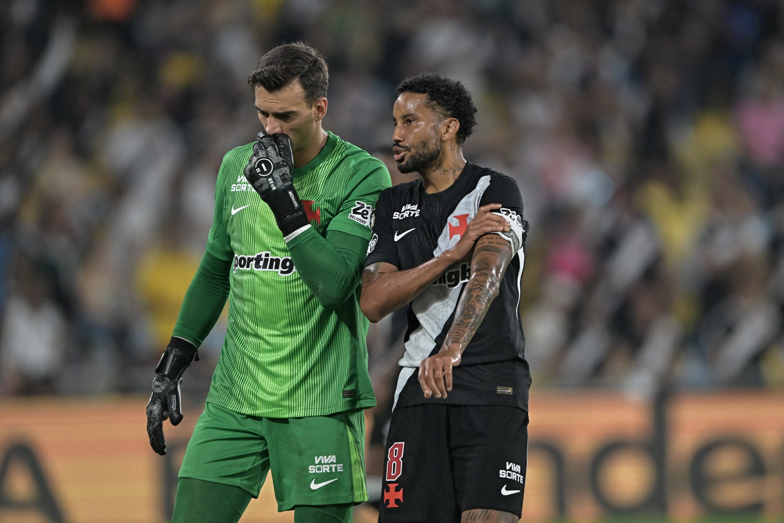 Atuações do Vasco: Léo Jardim vai bem, e Rique e Cuiabano são os piores em empate; dê suas notas